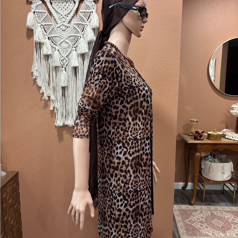 Discreet Leopard Print Kimono - Brown & Black - Picture 4 of 14